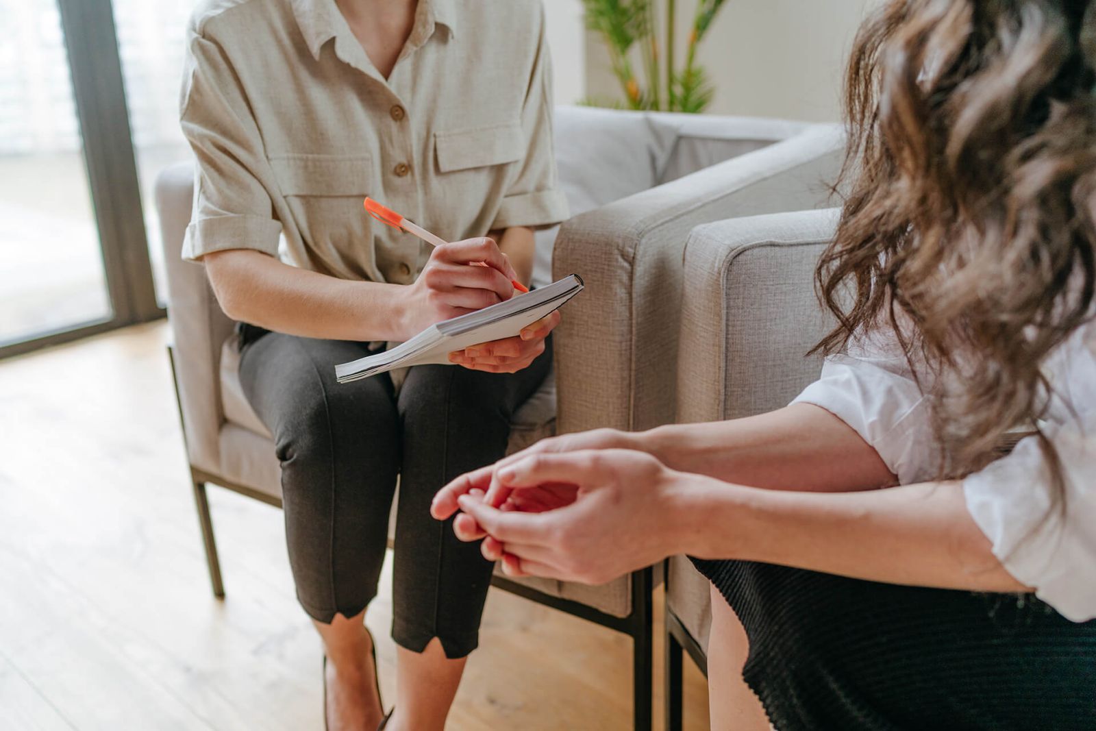 Beratungssituation im Coaching-Raum in Frankfurt